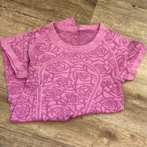 Lululemon swiftly tech tee - with rose detailing